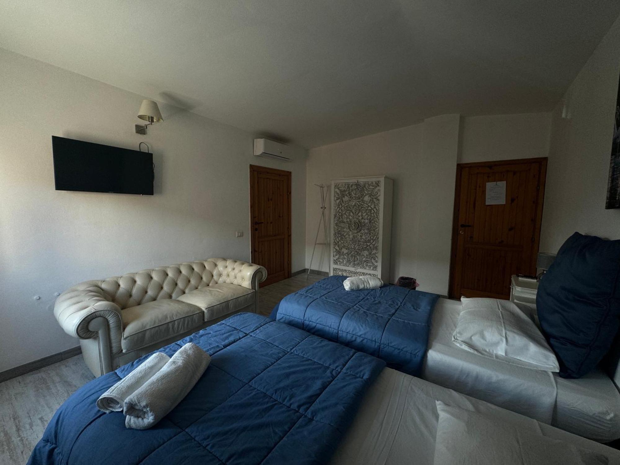 Pm 1 Via Armando Diaz Guest House Olbia Esterno foto