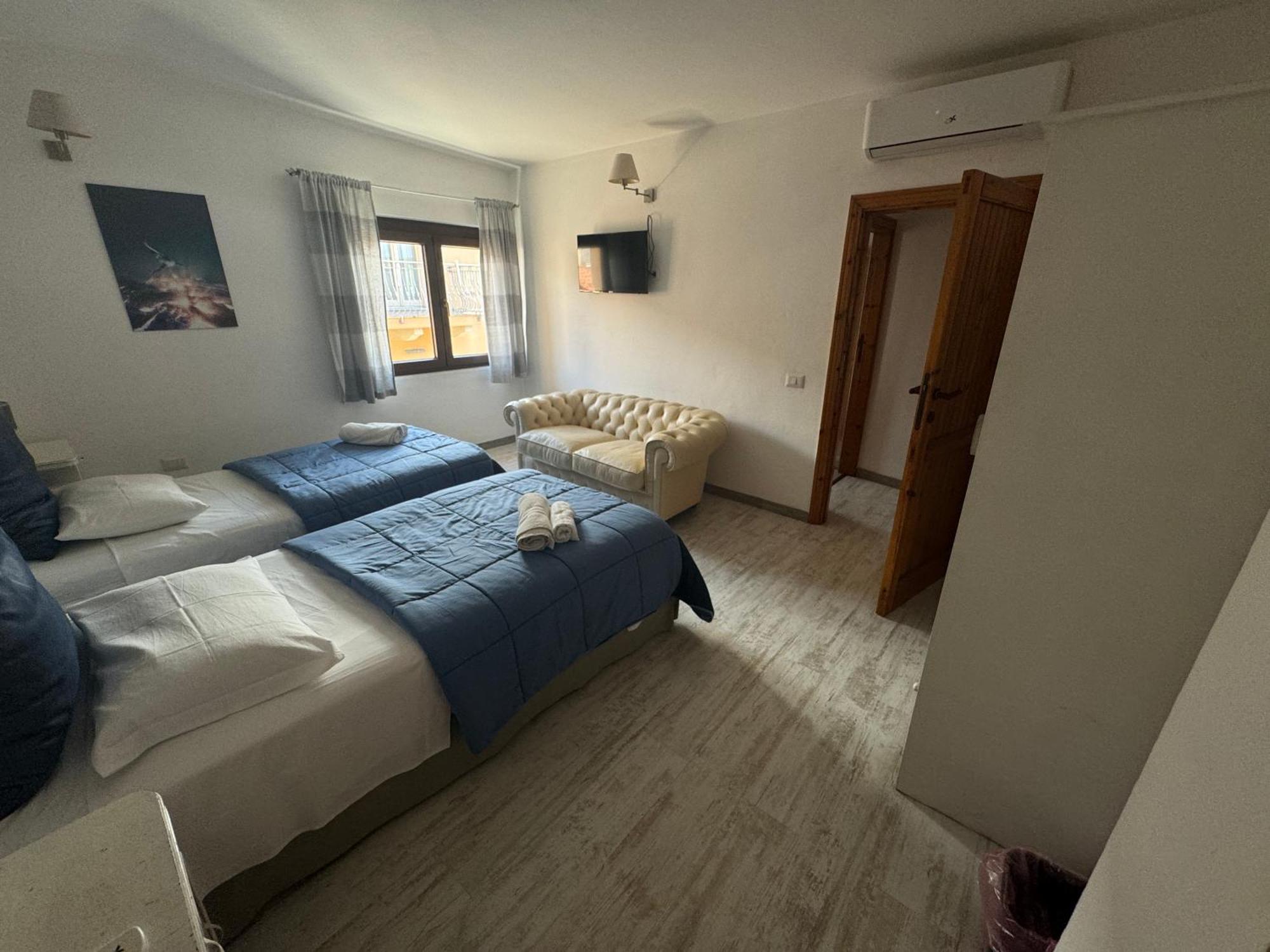 Pm 1 Via Armando Diaz Guest House Olbia Esterno foto