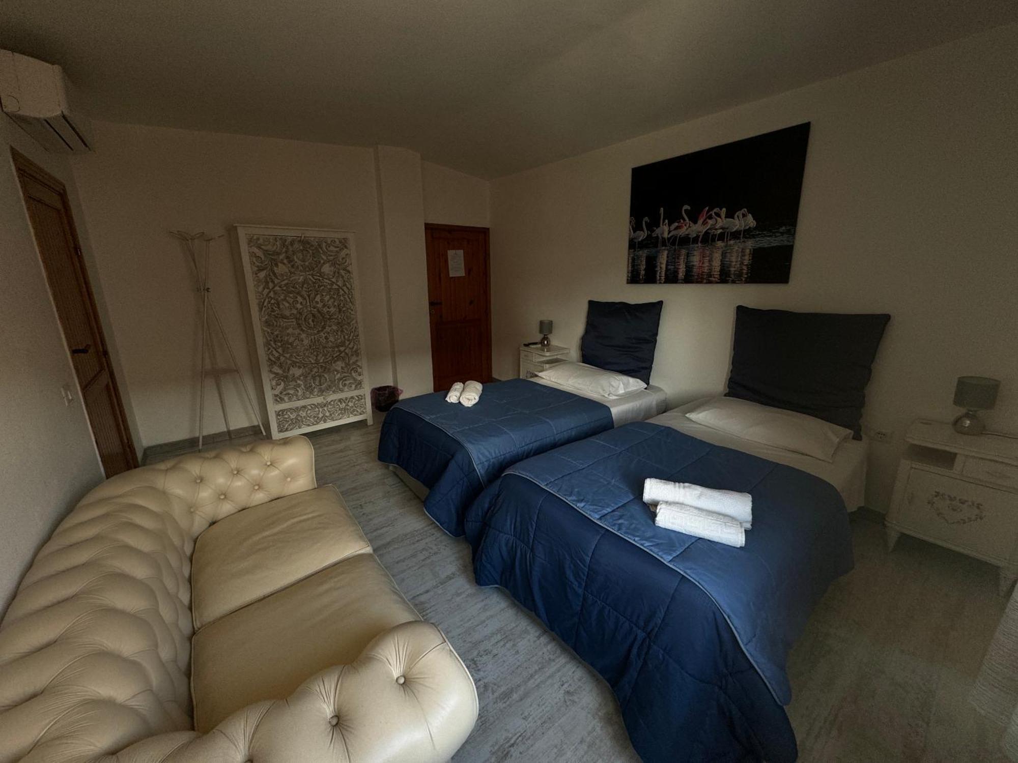 Pm 1 Via Armando Diaz Guest House Olbia Esterno foto